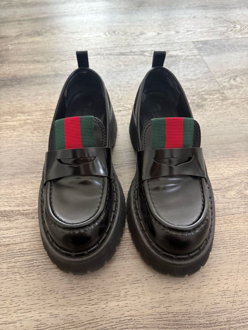 Gucci Black Leather Women’s Loafers with Red & Green Web